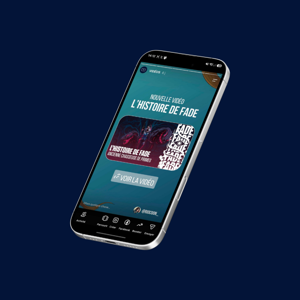Une image avec un téléphone qui présente le visuel du story Instagram pour l'annonce d'une nouvelle vidéo pour la chaine Youtube de RioCooN.